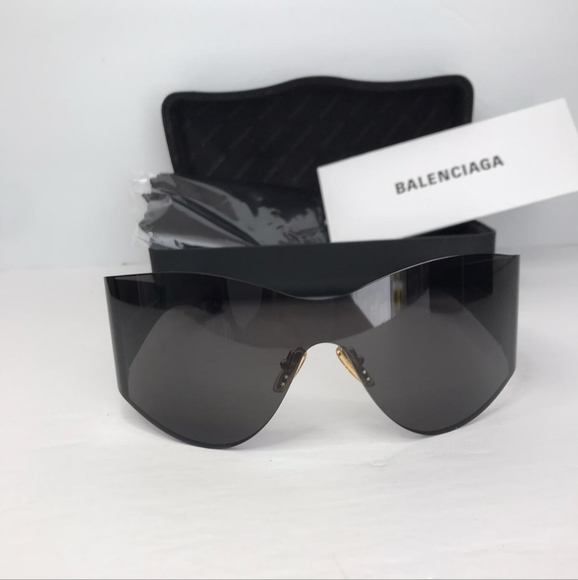 Authentic New BalenciagaMONO MASK SUNGLASSES | BB0122S seen on Kim Kardashian - Picture 17 of 17
